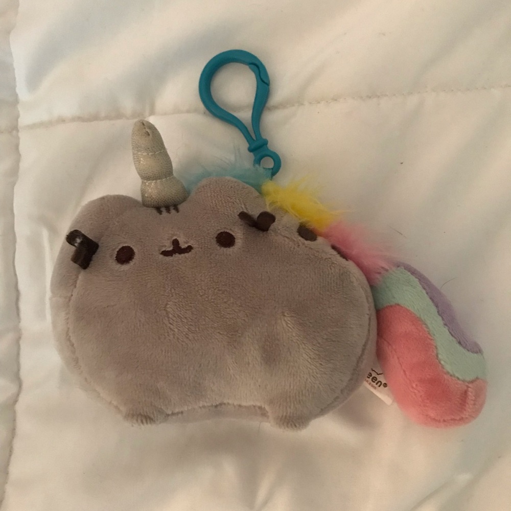 Pusheenicorn keychain